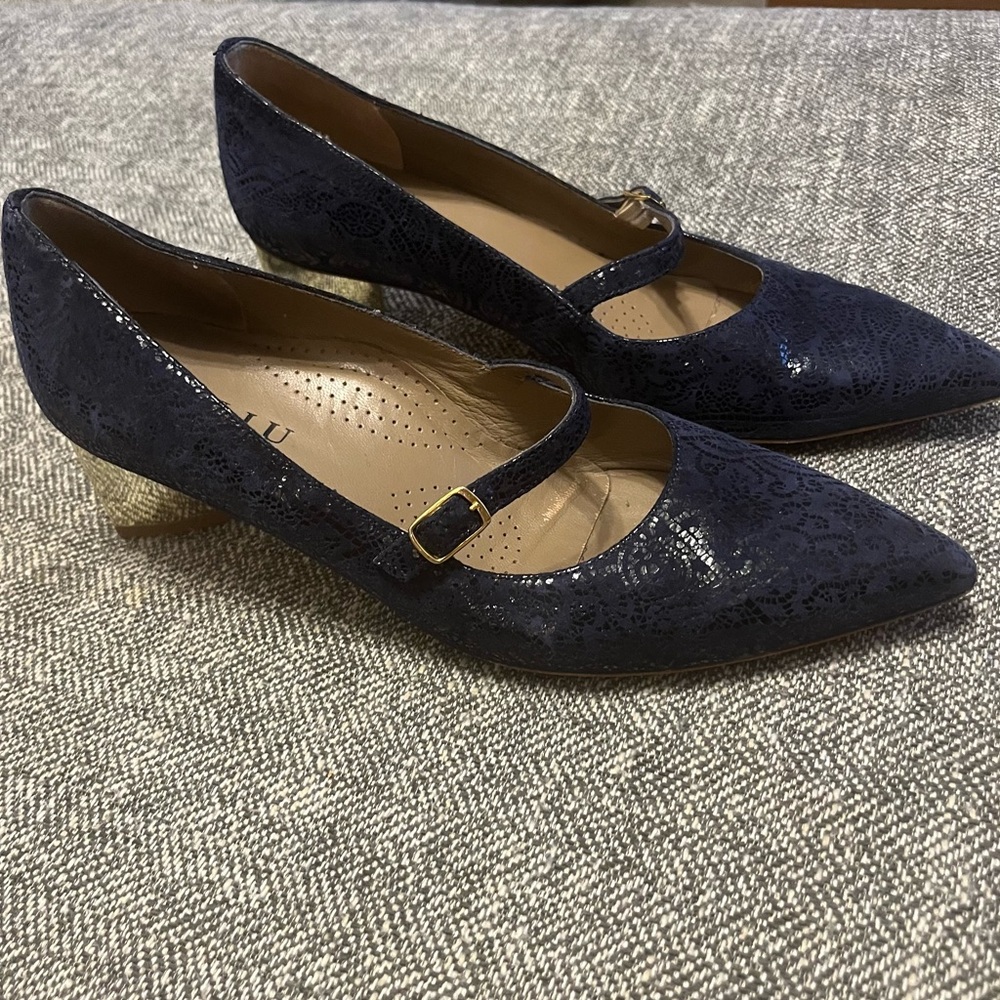 Anyi Lu Italian Leather Statement Gold Low Heels